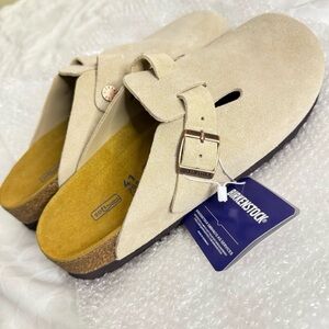 Birkenstock men’s Tan Suede Mules